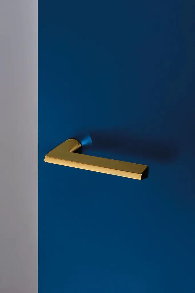 Nuda handle mod. Atlanta fin. Gold 24kt gold.webp