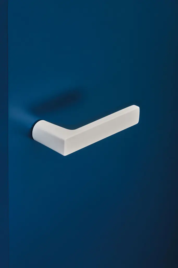 Nuda handle mod. Baar fin. Monviso white.webp