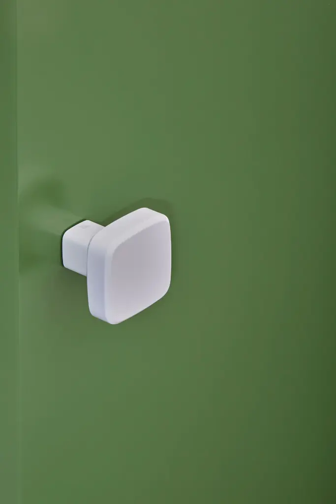Nuda knob mod. Cham fin. Monviso white.webp