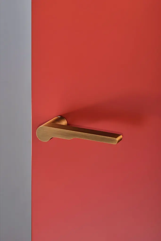 Nuda handle mod. Wind fin. Yester bronze.webp