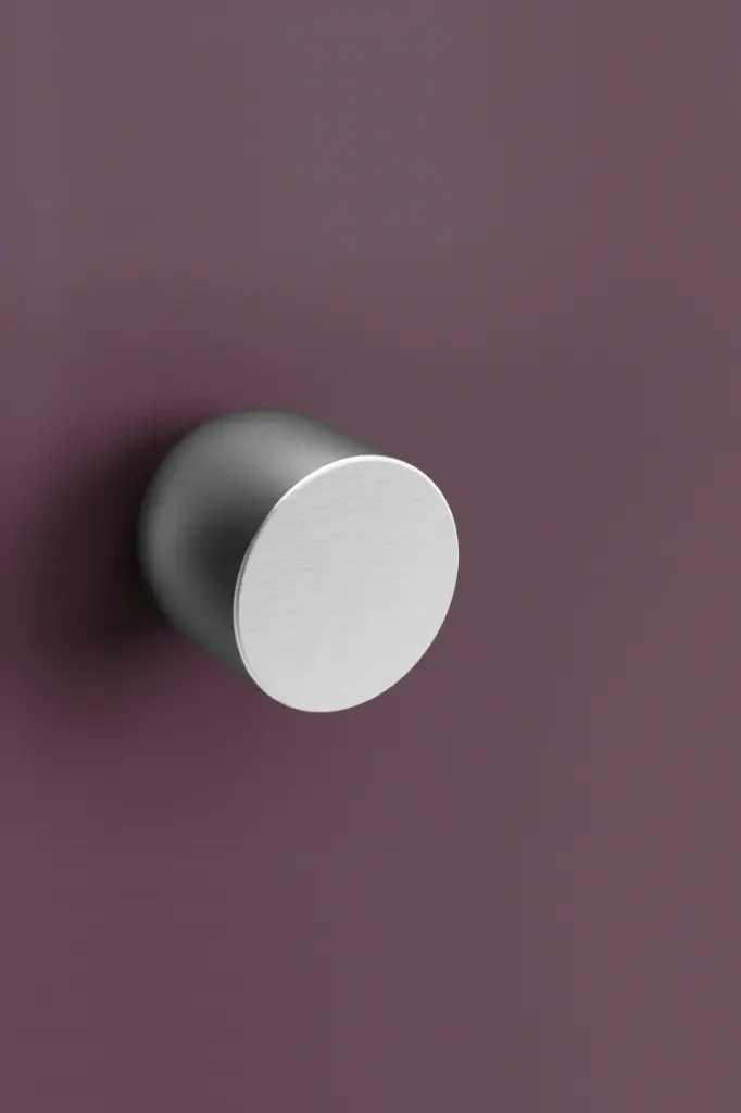 VERUM - LUI KNOB 