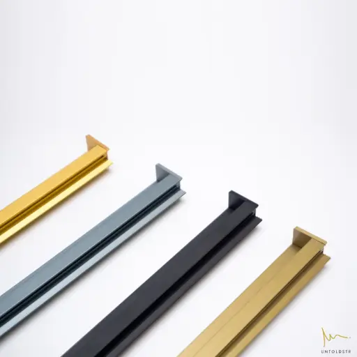 RCS027 - EDGE RECESSED PULL (EM)
